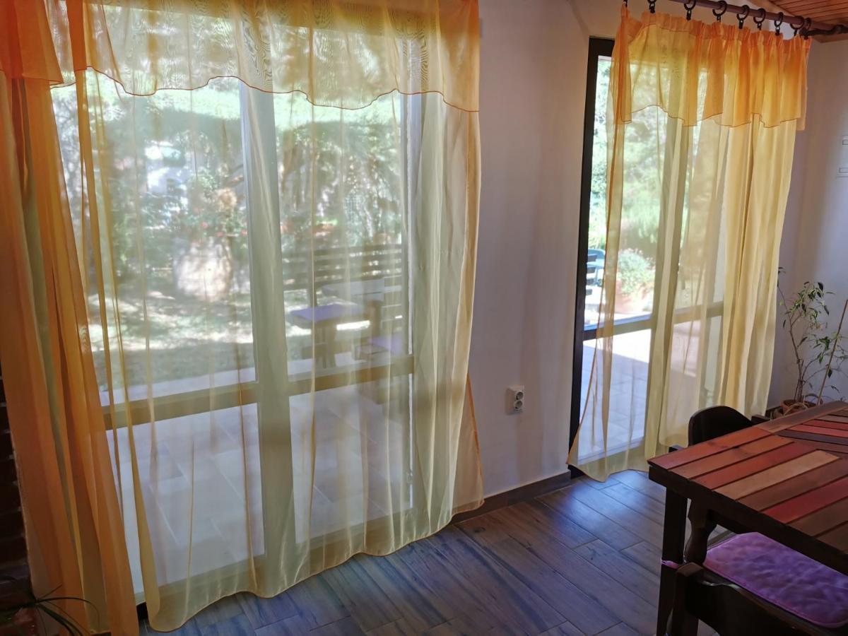 Apartment Kika Liznjan Exterior photo