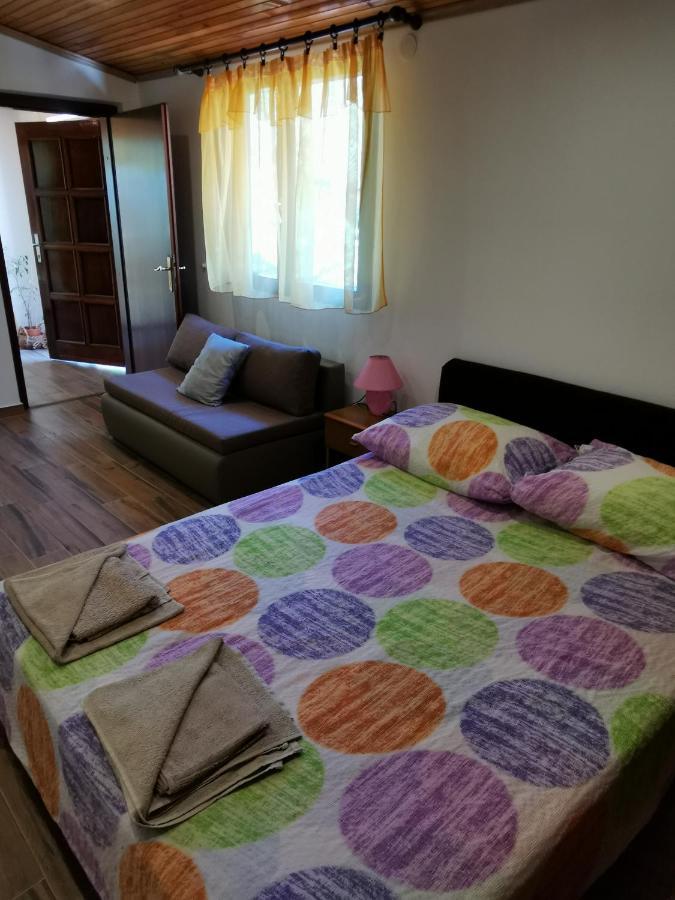 Apartment Kika Liznjan Exterior photo