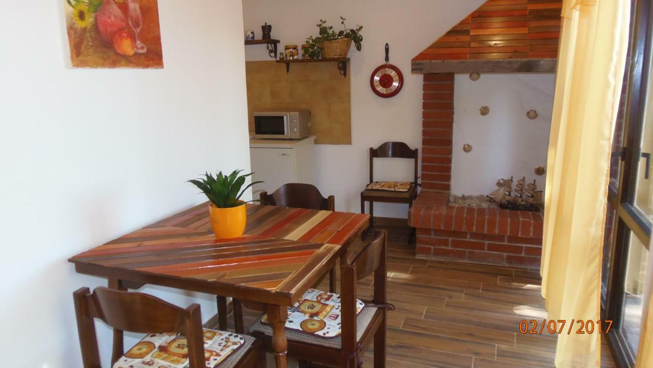 Apartment Kika Liznjan Exterior photo
