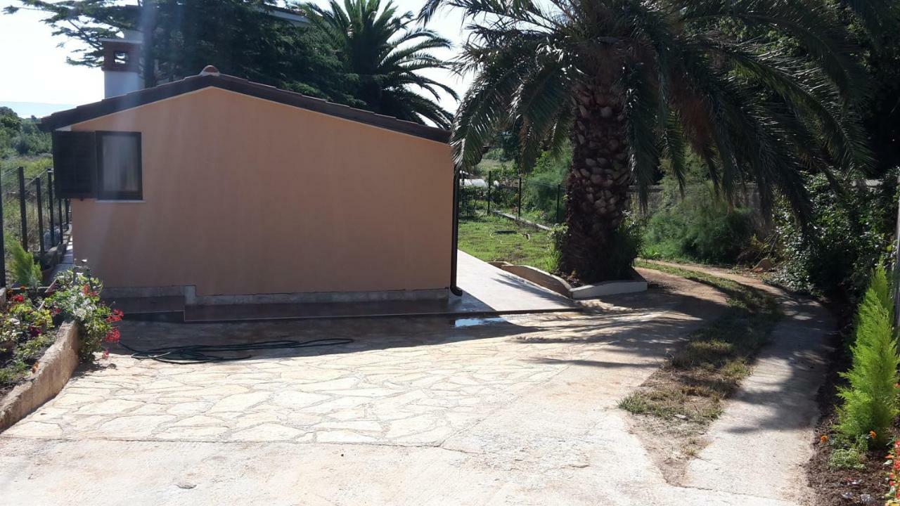 Apartment Kika Liznjan Exterior photo